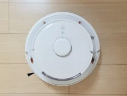 SwitchBot K10+とEufy RoboVac X8 Hybridを上下に重ねて、上からみたところ