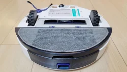 Eufy RoboVac X8 Hybrid 本体に専用モップを取り付け