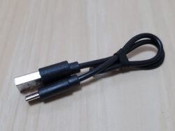 SOUNDPEATS Air4 付属の充電用USBケーブル