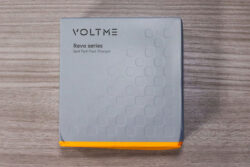 「VOLTME Revo 100 充電器」 化粧箱 表面
