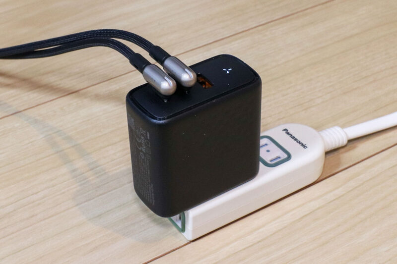 「VOLTME USB-Cケーブル L字コネクタ」 充電器 L字側 接続