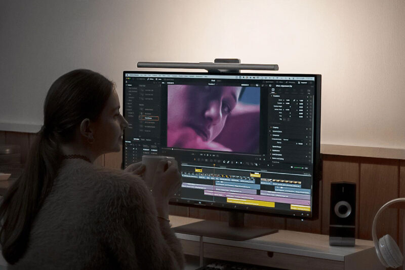 「BenQ ScreenBar Halo 2」 モニター 前後 明るい