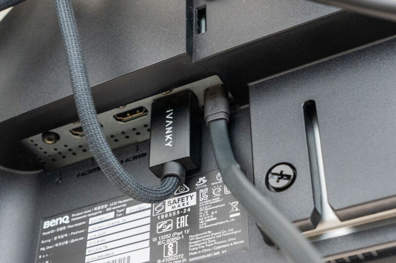 モニター USB-Cポート