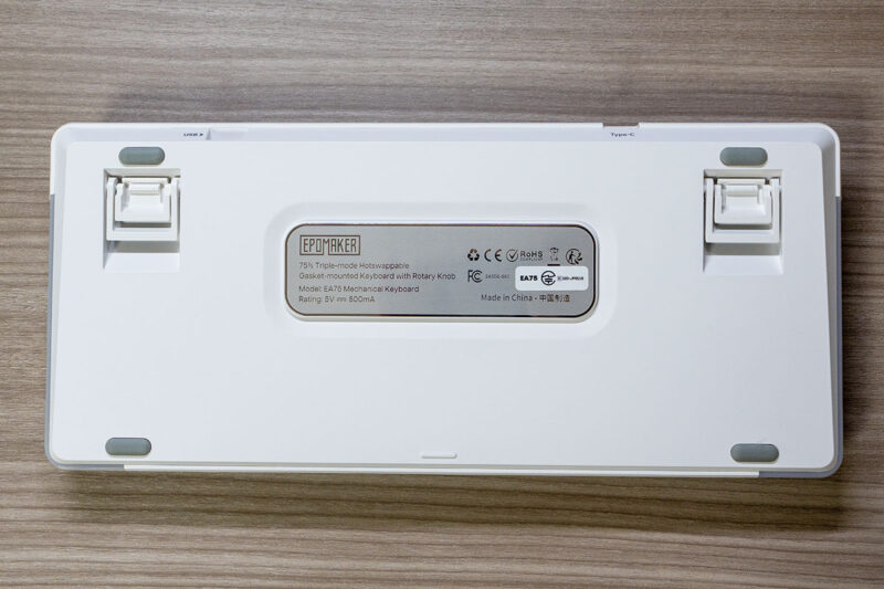 「EPOMAKER EA75」 底面