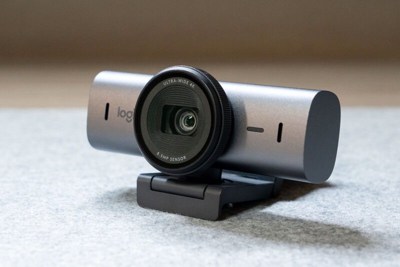 「ロジクール BRIO 700（C1100）」 カメラ本体 近くで撮影