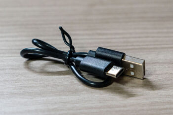 「EarFun Clip 2」 充電ケーブル